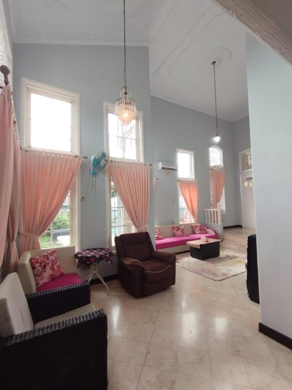 Vila Princess,Sentul 4Bedroom Dan Tenda Camping,Private Pool, Tenis Meja, Mini Billiard, Karaoke, Ayunan,Bbq, 08Satu3 80Satu6 4Satu5Satu Bogor Exterior foto